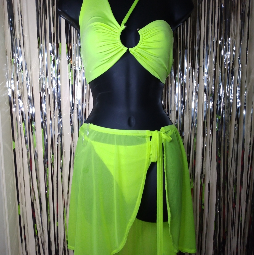 3 pc. 👙 *NEW* - Picture 2 of 3